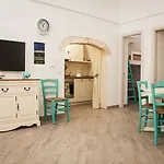 Iannet & Co. דירה *